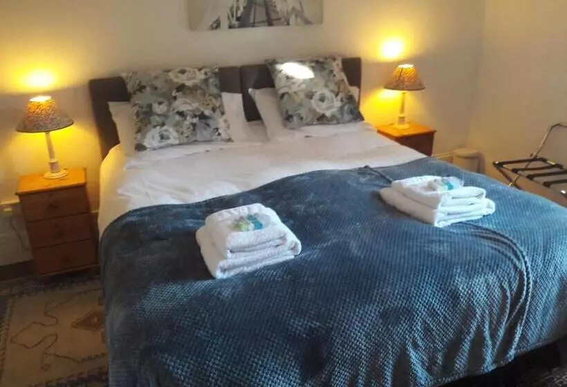 Majatalo Sandsides Guest House