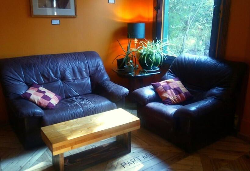 ユースホステル Auberge Micro Brasserie Le Baril Roulant