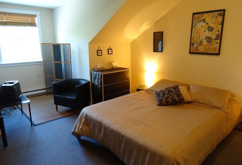 ユースホステル Auberge Micro Brasserie Le Baril Roulant