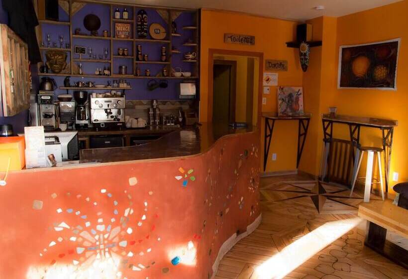 ユースホステル Auberge Micro Brasserie Le Baril Roulant