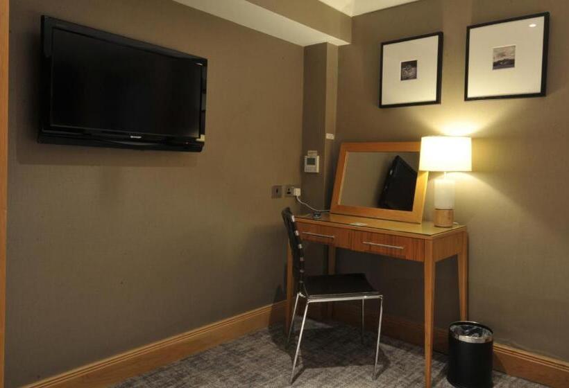 旅馆 The Inn On Loch Lomond