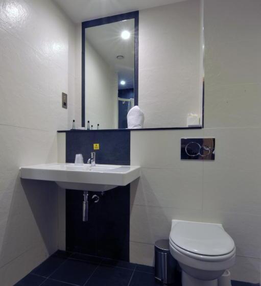 旅馆 The Inn On Loch Lomond