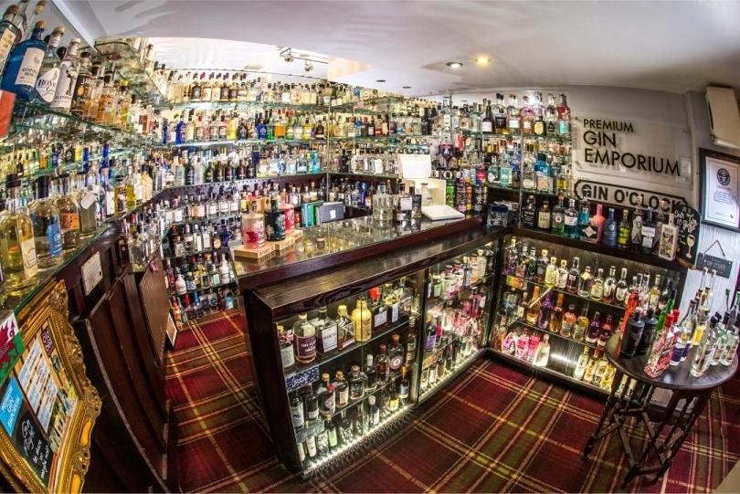 호스텔 The Old Bell Inn