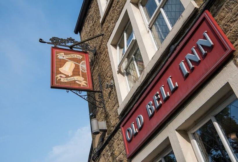 호스텔 The Old Bell Inn