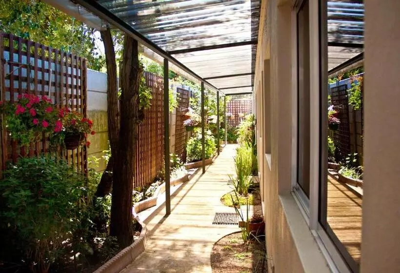 Majatalo 80 Kendal Guest House