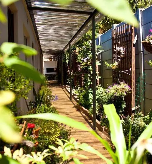 Majatalo 80 Kendal Guest House