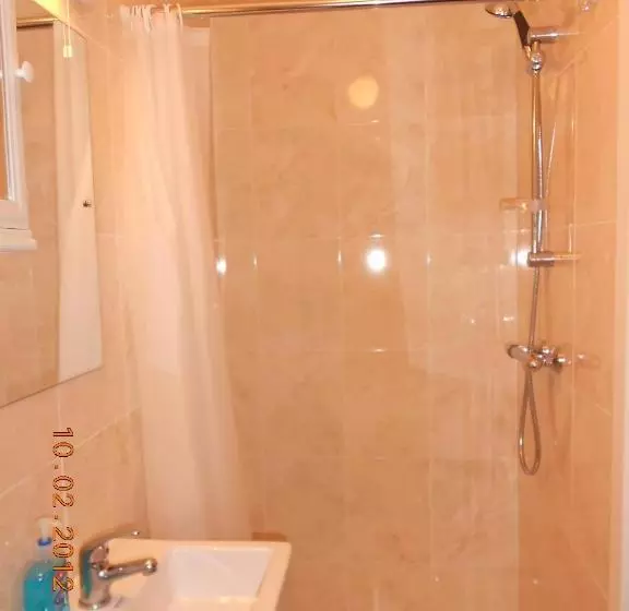 Majatalo Acorn Lodge Guest House