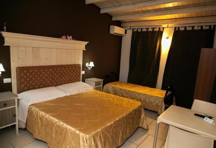 פנסיון Corte Carafa Un Oasi Nel Centro Storico Con Parcheggio Interno Riservato