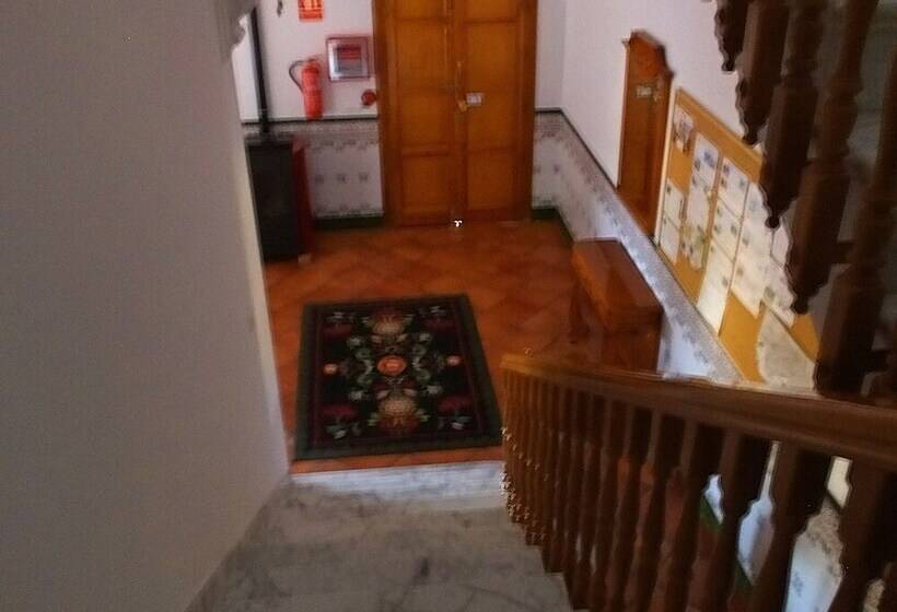 膳宿费 Hostal Rural Villa Cabreros   Hostel