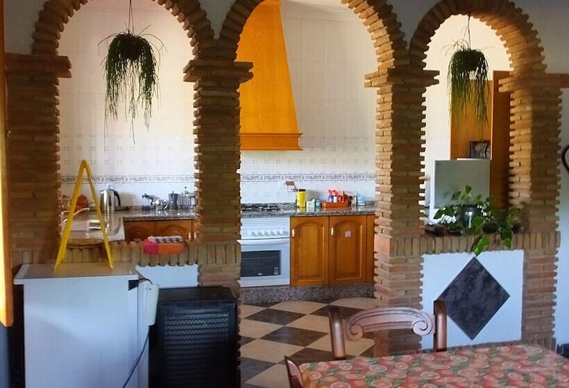 膳宿费 Hostal Rural Villa Cabreros   Hostel