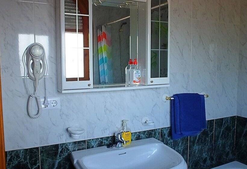 膳宿费 Hostal Rural Villa Cabreros   Hostel