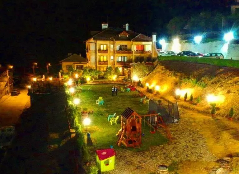 ペンション Kris Guest House