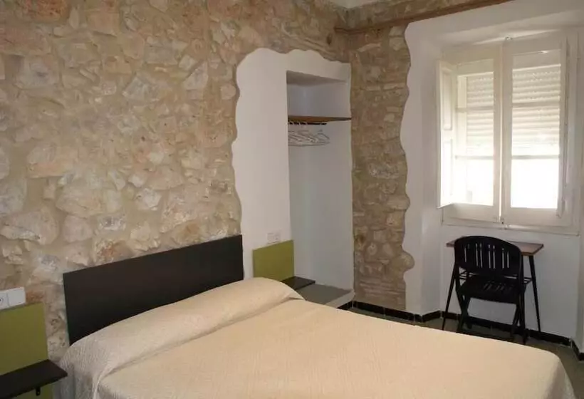 Majatalo Pensió I Apartament Torrent