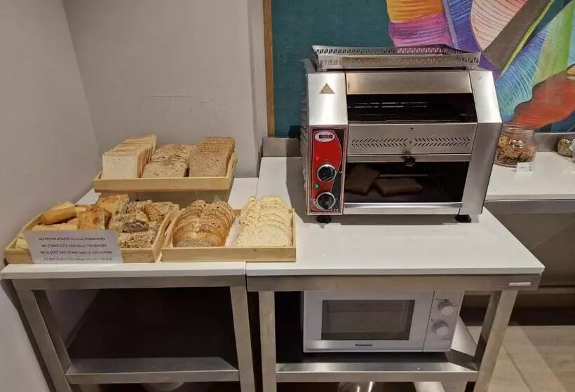 Majatalo Pensió I Apartament Torrent