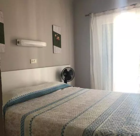 Majatalo Pensió I Apartament Torrent