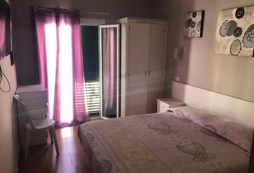 پانسیون Pensió I Apartament Torrent