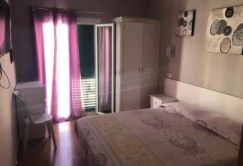 Majatalo Pensió I Apartament Torrent