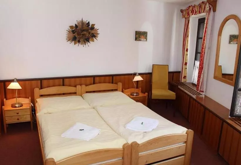 Majatalo Penzion Kasper Cyklopenzion