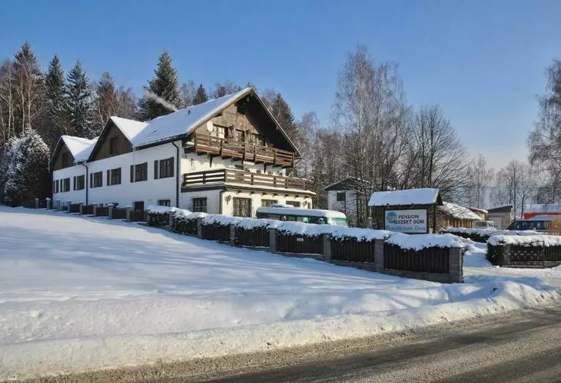 ペンション Apartmány Slezský Dům