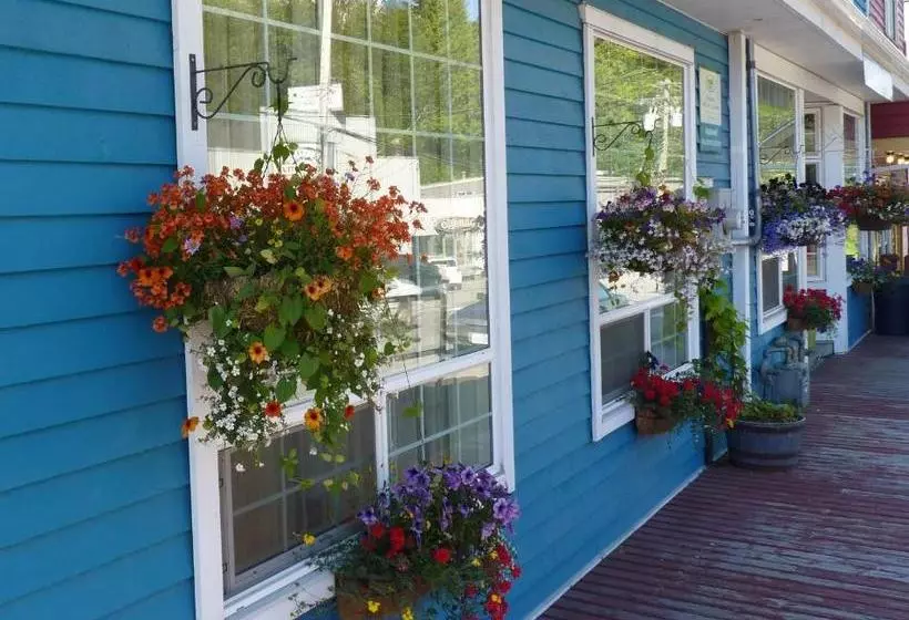 ペンション Pioneer Inns