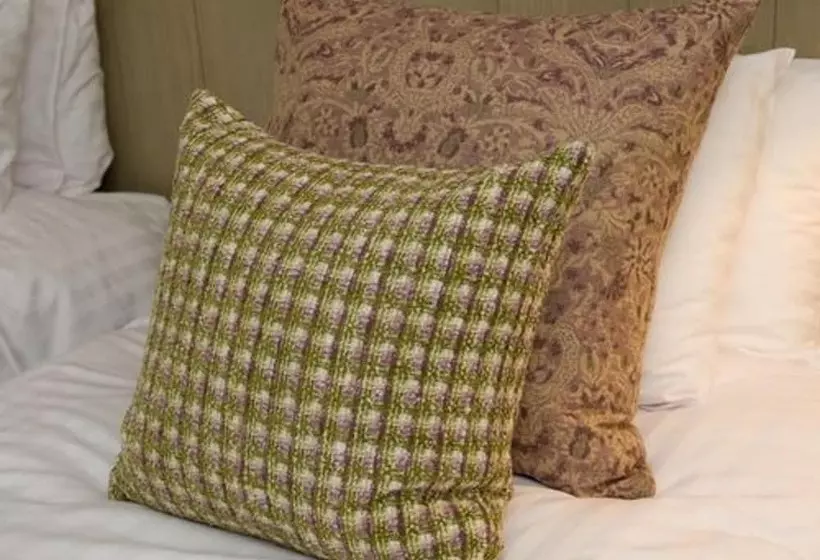 پانسیون Sandown House