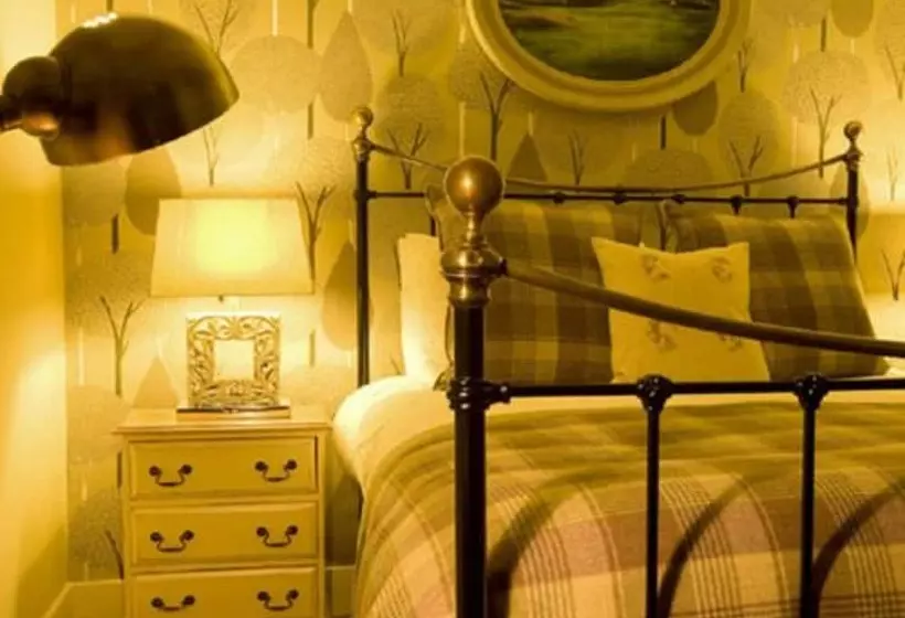 پانسیون Sandown House