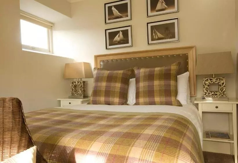 پانسیون Sandown House