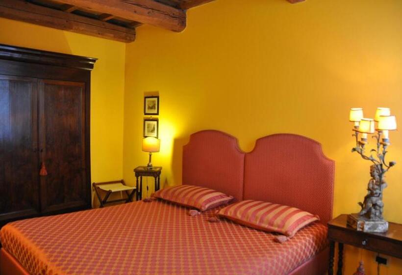 Piazza Nova Guest House