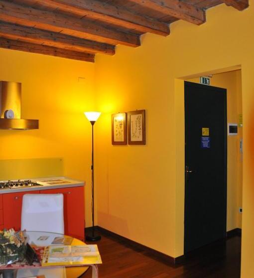 Piazza Nova Guest House