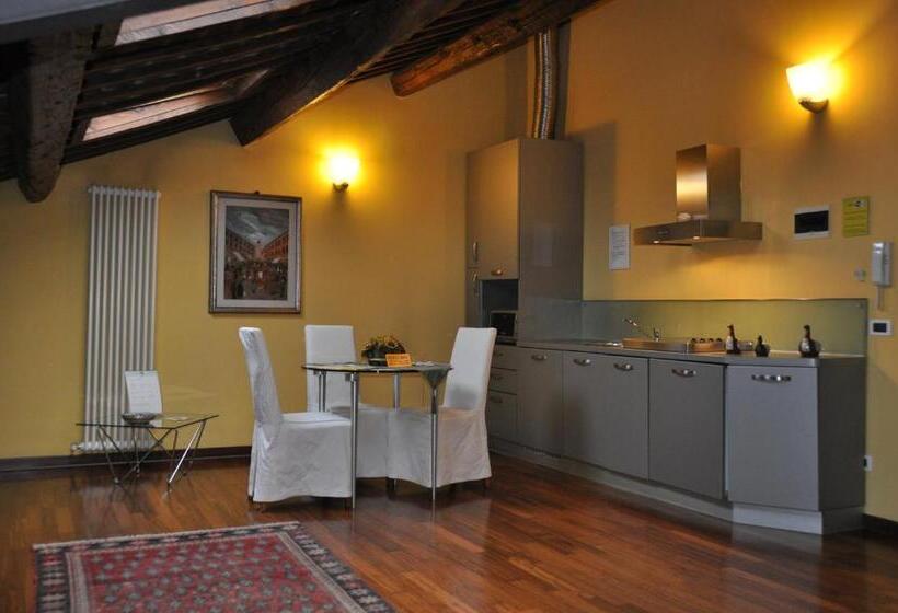 Piazza Nova Guest House