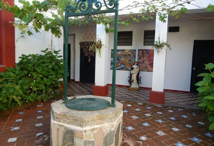 הוסטל Fortin De Santa Rosa