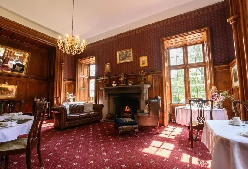 Majatalo Heads Nook Hall