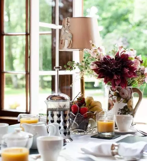 Majatalo Heads Nook Hall