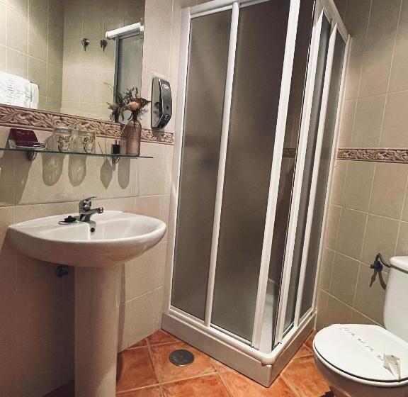 بنسيون Hostal Paulino