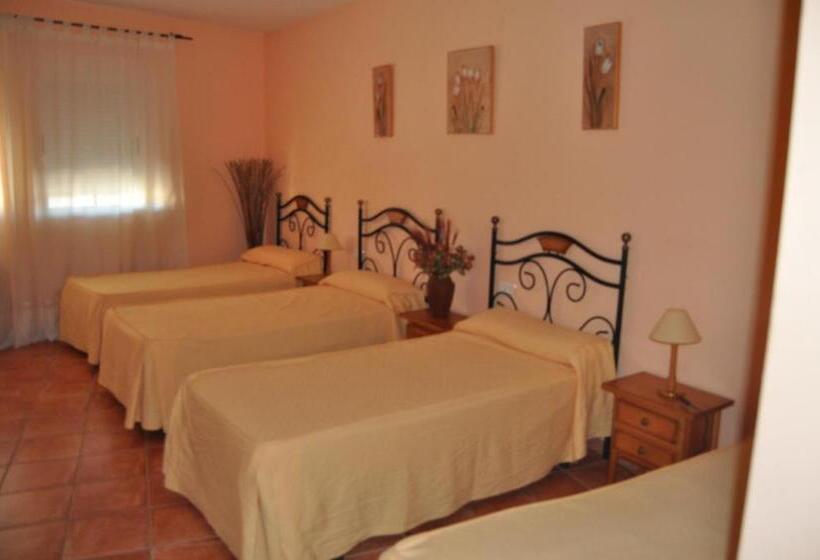 بنسيون Hostal Paulino