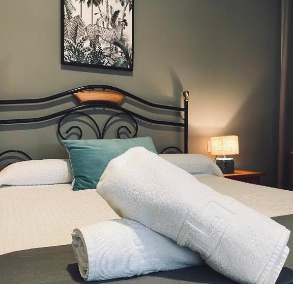 بنسيون Hostal Paulino