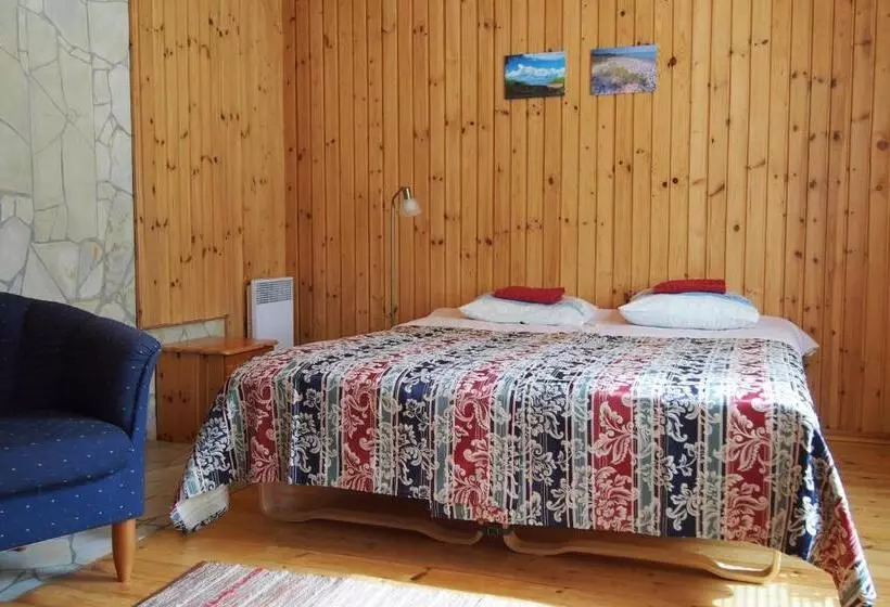 پانسیون Männi Guesthouse