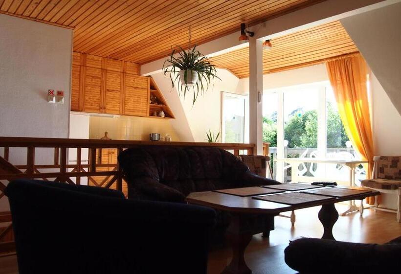 پانسیون Männi Guesthouse