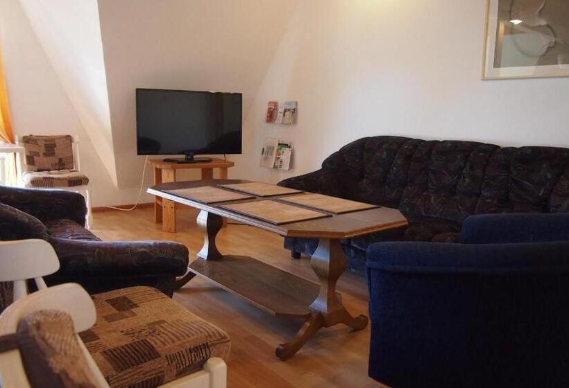 پانسیون Männi Guesthouse