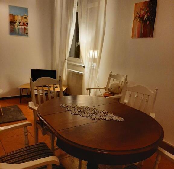 פנסיון Piccola Italia Casa Racovita