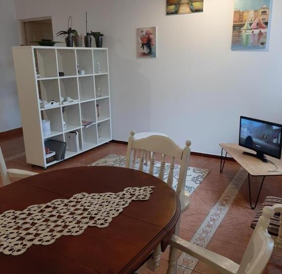 פנסיון Piccola Italia Casa Racovita