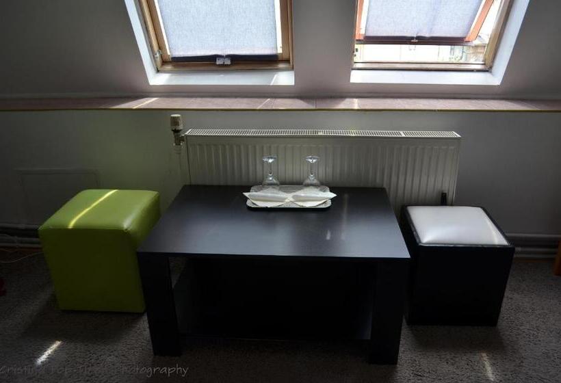 פנסיון Piccola Italia Casa Racovita