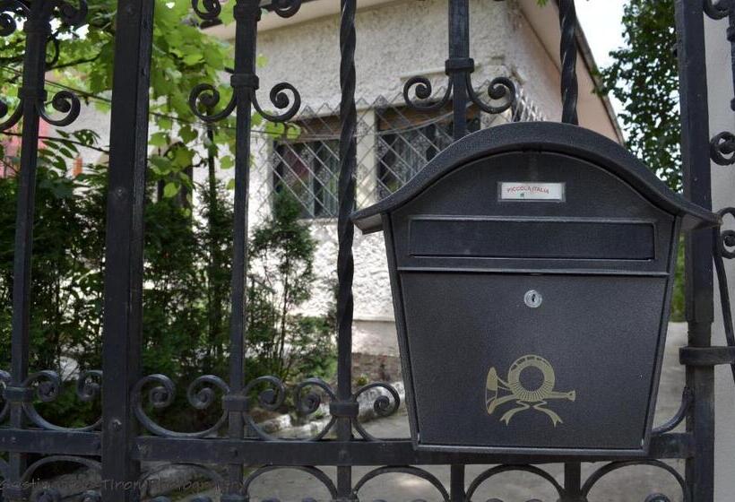 פנסיון Piccola Italia Casa Racovita