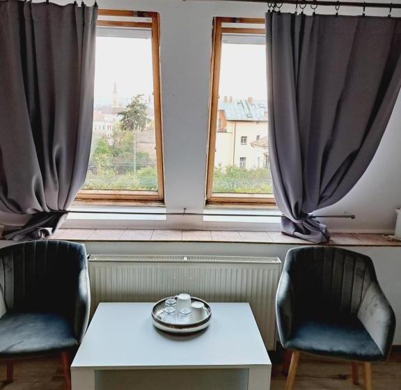 פנסיון Piccola Italia Casa Racovita