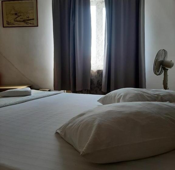 פנסיון Piccola Italia Casa Racovita