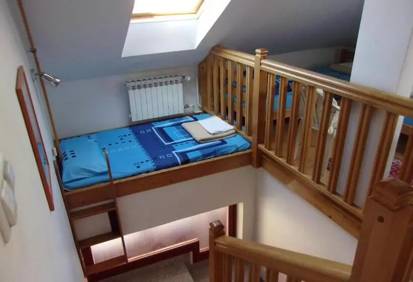 پانسیون Tower House