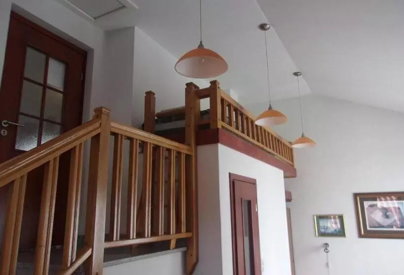 پانسیون Tower House