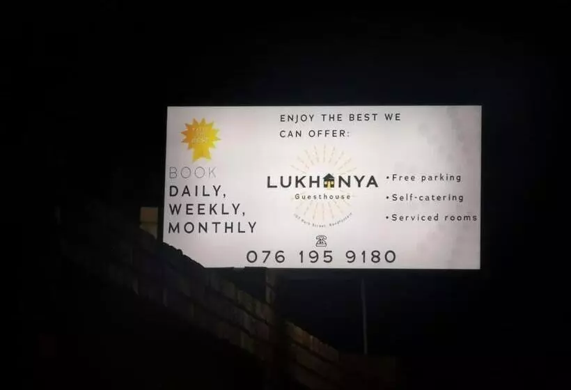 Majatalo Lukhanya Guesthouse