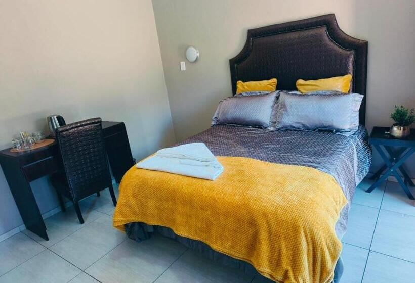 Majatalo Lukhanya Guesthouse