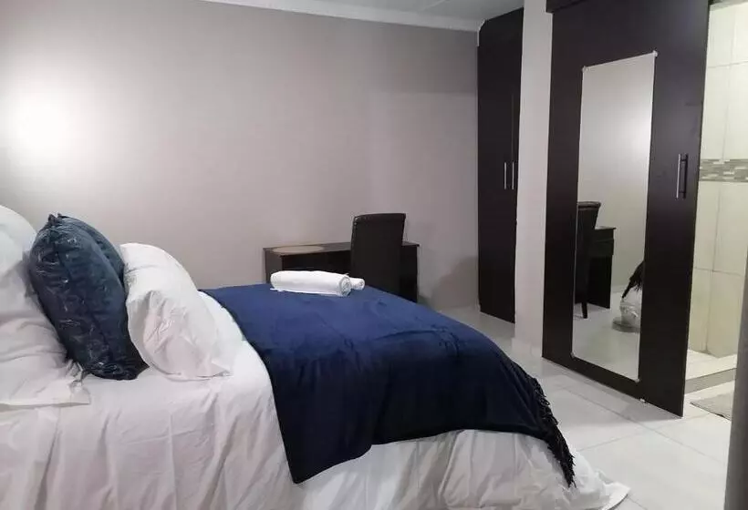 Majatalo Lukhanya Guesthouse